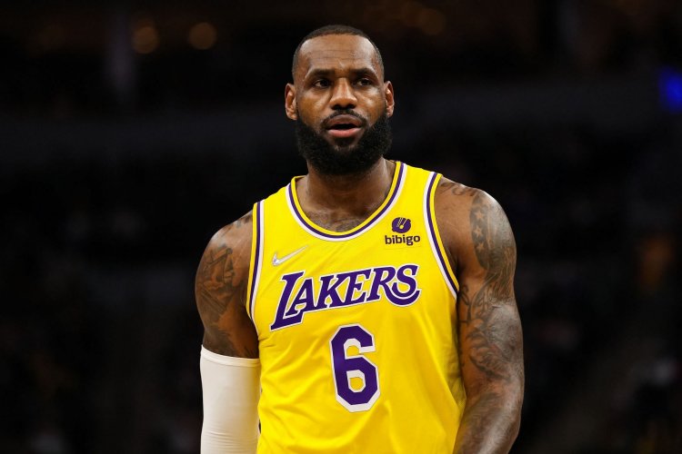 "The days of LeBron being LeBron and dragging guys along with him, that’s over" - Shannon Sharpe says LeBron James can’t play any better despite LA Lakers' struggles